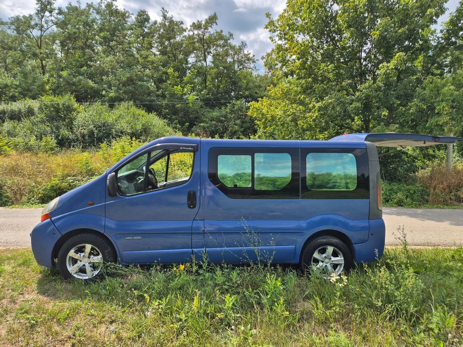 Renault Trafic Proprietar vând Renault Trafic AUTOTURISM