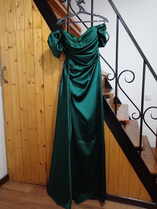 Вечернее изумрудное платье