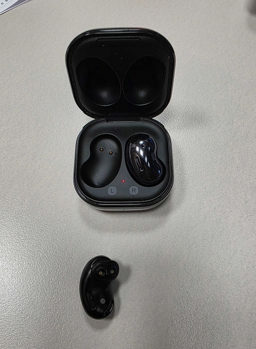 Наушники Samsung Galaxy Buds Live