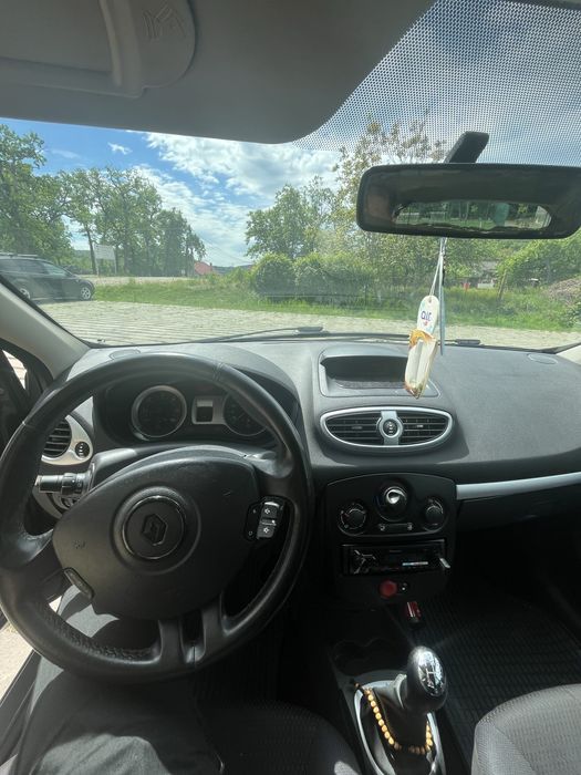 Renault   Clio   .