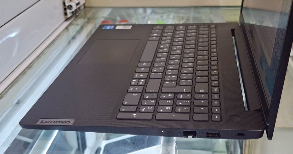 Lenovo ideapad  i3