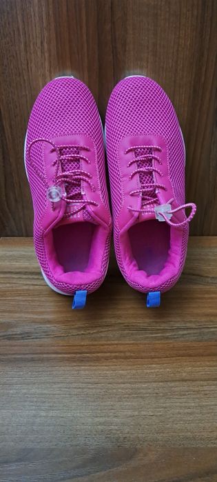 Кроссовки,  состояние отличное,  размер 37, длина по стельке 24см