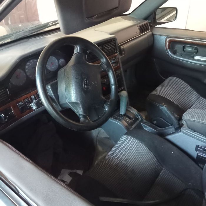 Volvo sotiladi. Volvo продается