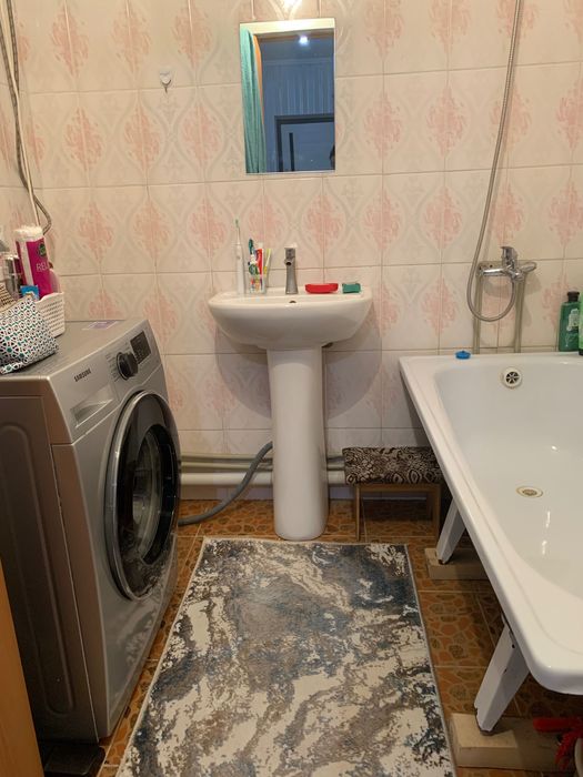 Продам двух комнатную квартиру