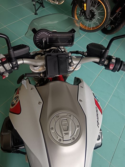 Bmw r1200r 2016 full option