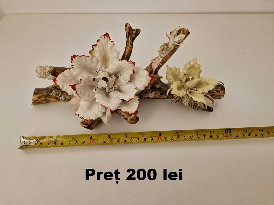 Bibelouri din porțelan cu tematica florala