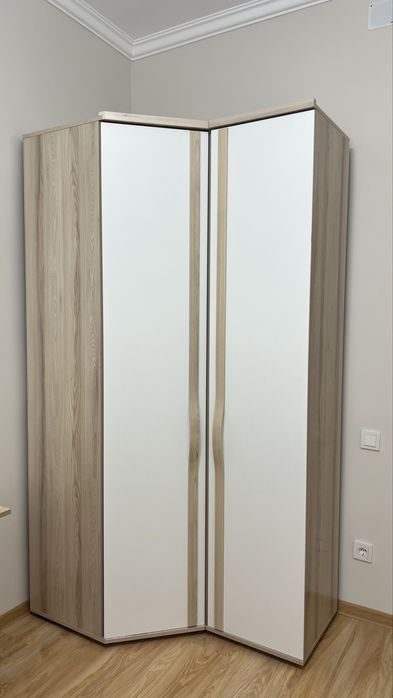 Угловай шкаф шифоньер