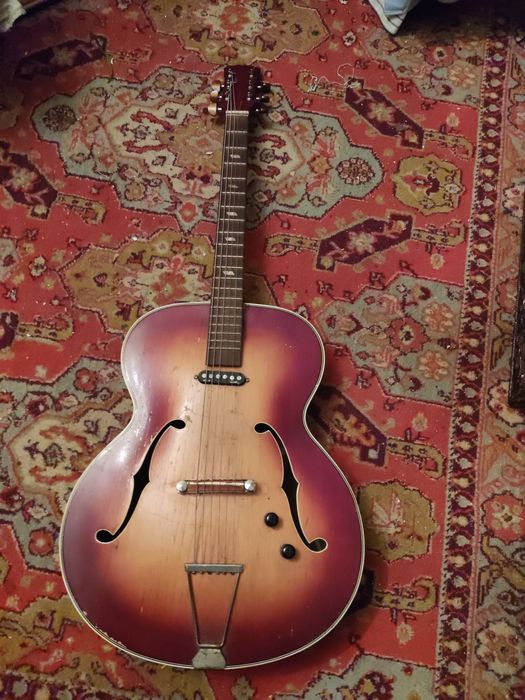 Гитара немецкая 80год звукосниматель ГОДЕН. В рабочем состоянии.