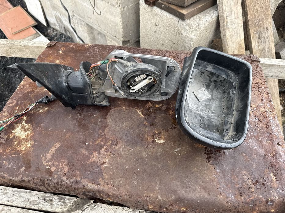 Зеркала и др запчасти на БМВ