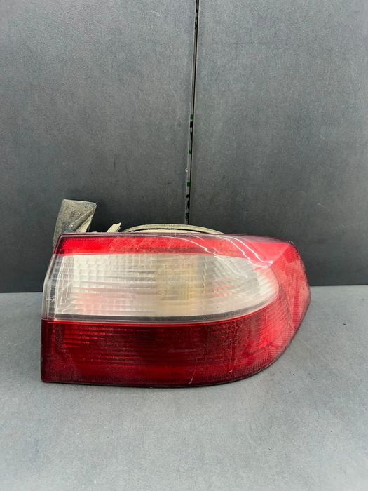 Lampa / Tripla stop dreapta pe aripa 8200002474 Renault Laguna 2002