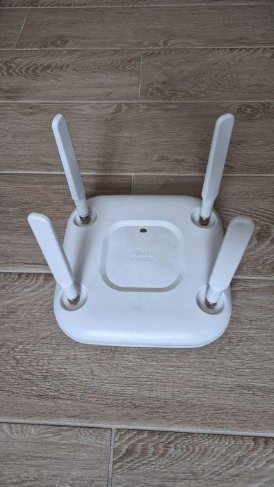 Switch managed Zyxel, APuri Cisco, UPS-uri, PoE injector