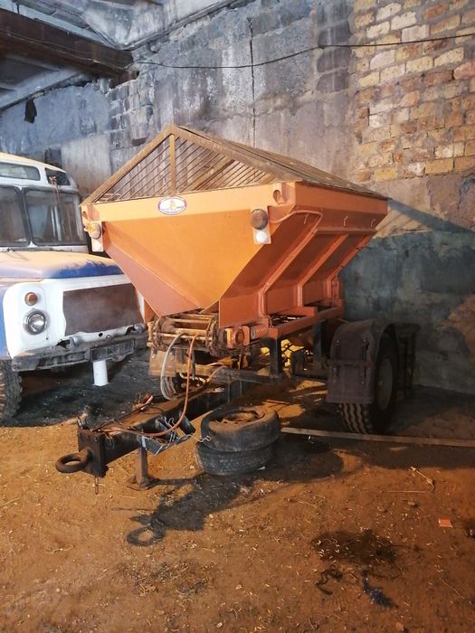 Продам пескоразбрасыватель