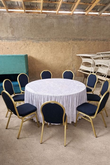 Банкетный круглый стол стулья