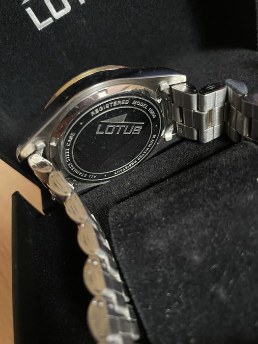 Часовник Lotus Freedom