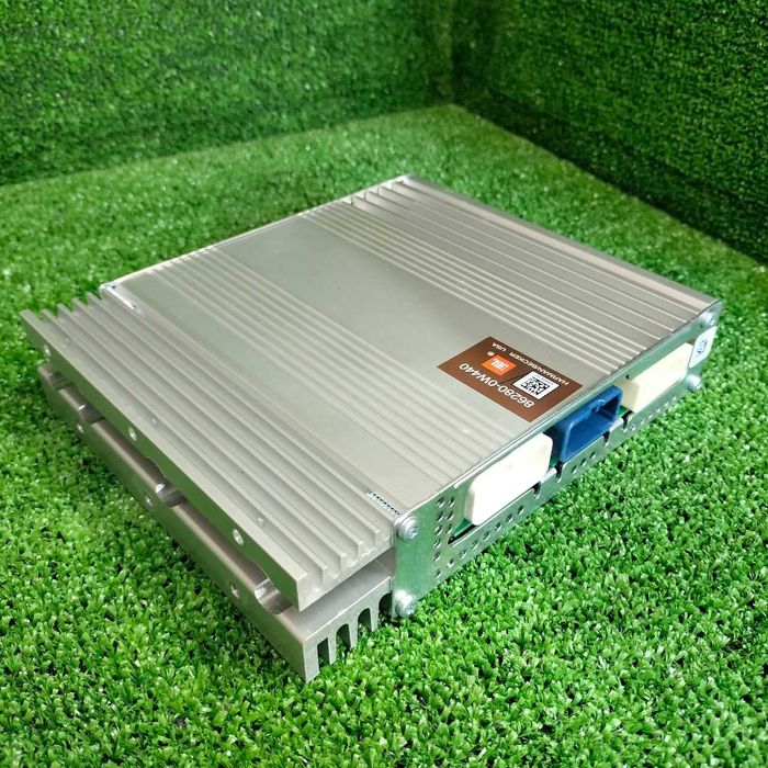 Продам Усилитель акустической системы JBL 86280-0W440 Lexus RX300/330