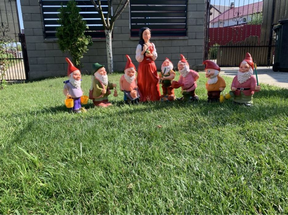 Alba ca zapada si cei 7 pitici