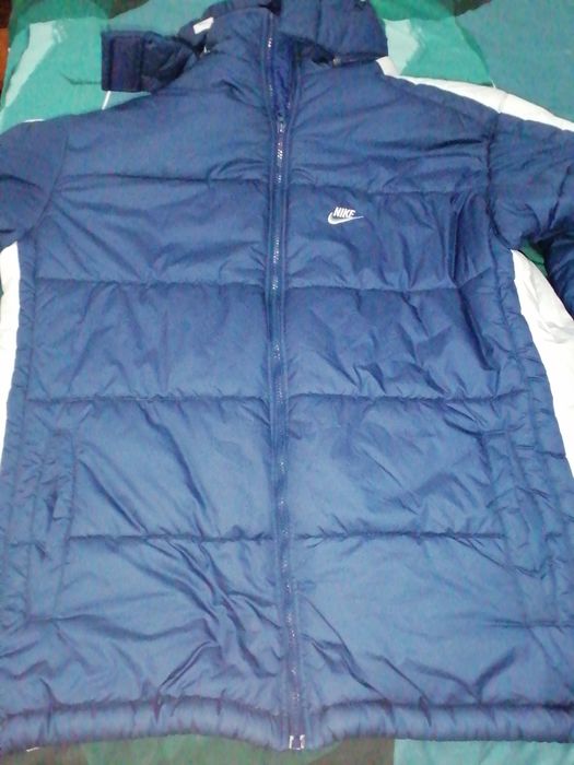 Vând 2 geci, una polo și una Nike