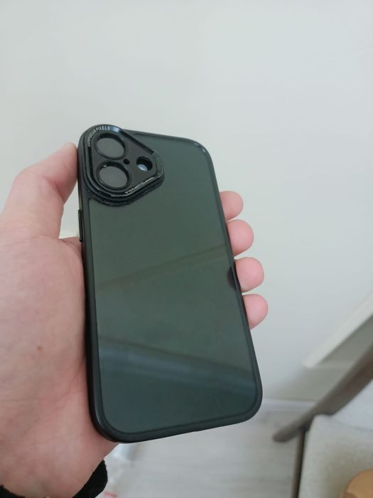 Айфон 16 в черном цвете