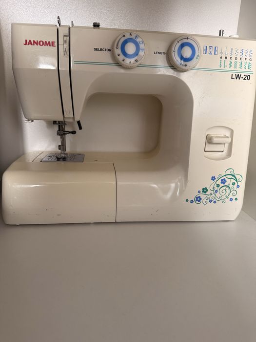 Продам швейную машинку срочно!