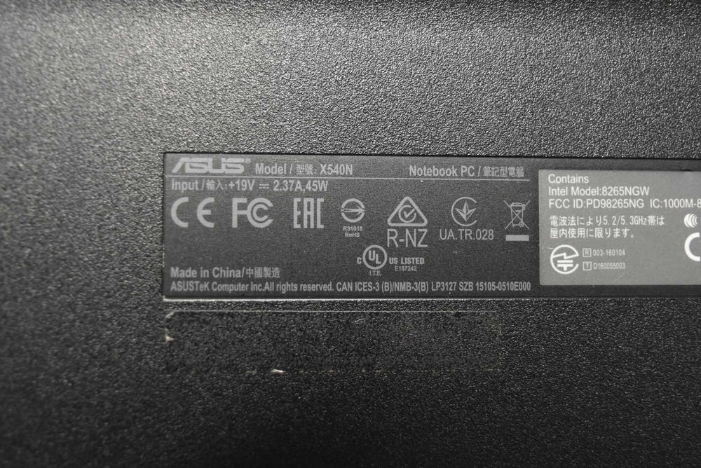 ASUS X540N 4 ядрен процесор видео карта SSD Full HD - раница