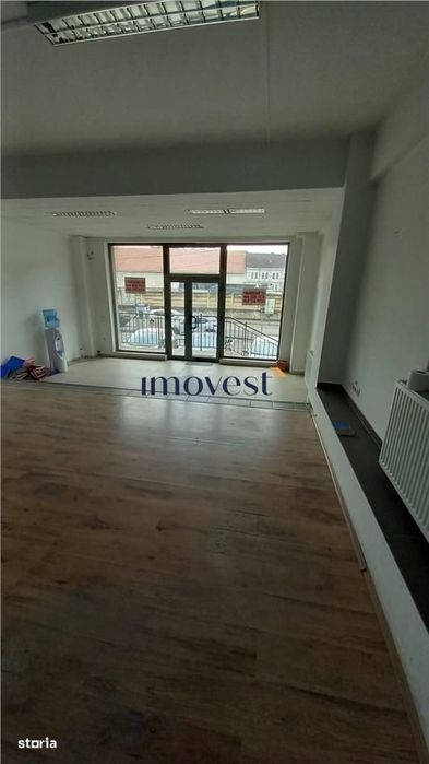 De inchiriat spatiu comercial ( pretabil si pentru birouri)