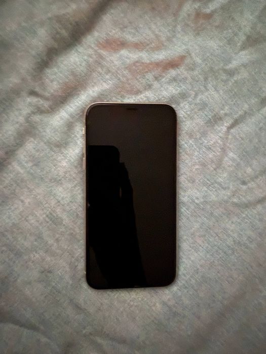 Айфон 11 64 гб продам срочно
