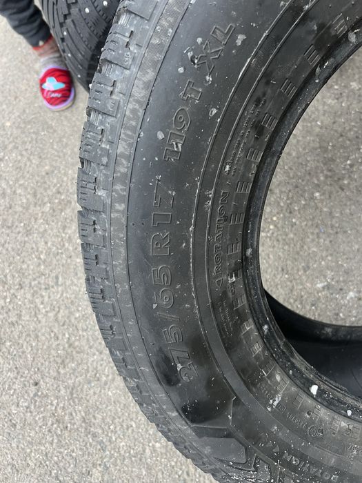 Зимнии шины колеса 17
