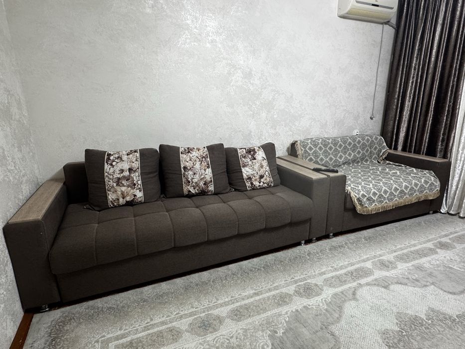 Продам диваны в гостиную 3 и 2