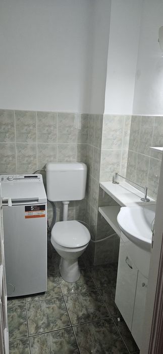 Inchiriez apartament