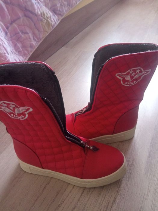 Зимни ботушки 38 и маратонки