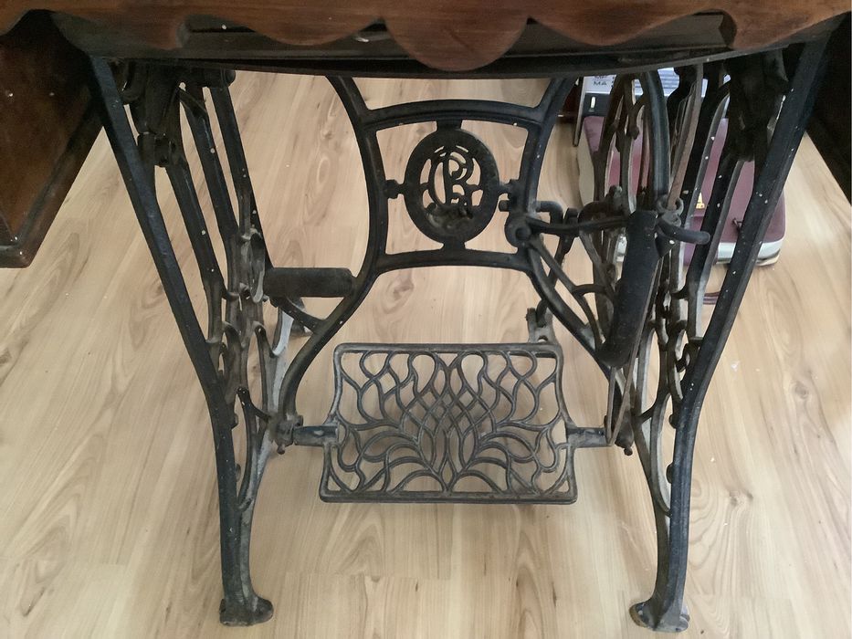 Masina de cusut, frumoasa