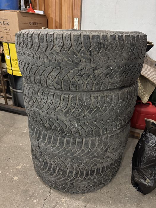Резина зимняя 265/65/17