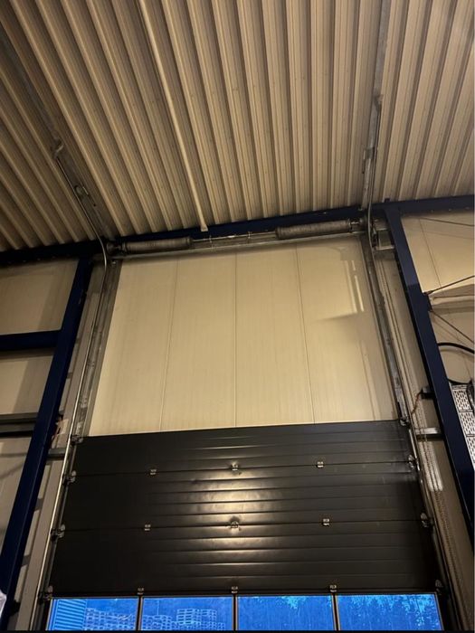 Usa poarta sectionala industriala garaj hala H 410 x L 404