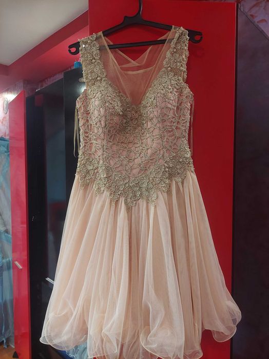 Бална рокля М размер