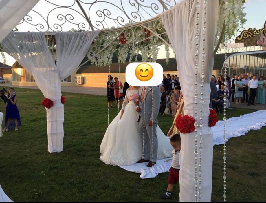 Продам свадебное платье с фатой