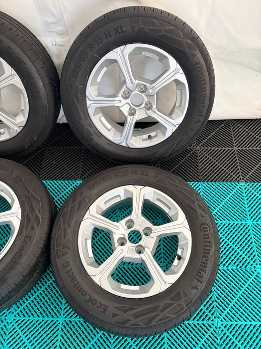 Jante noi cu anvelope noi vara 195 65 R15 Logan Sandero Dokker Clio