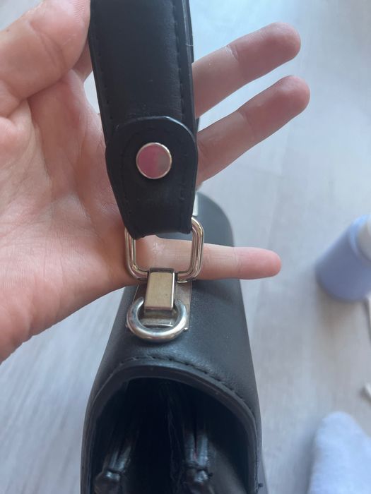 Чисто нова неизползвана чанта на guess оригинална