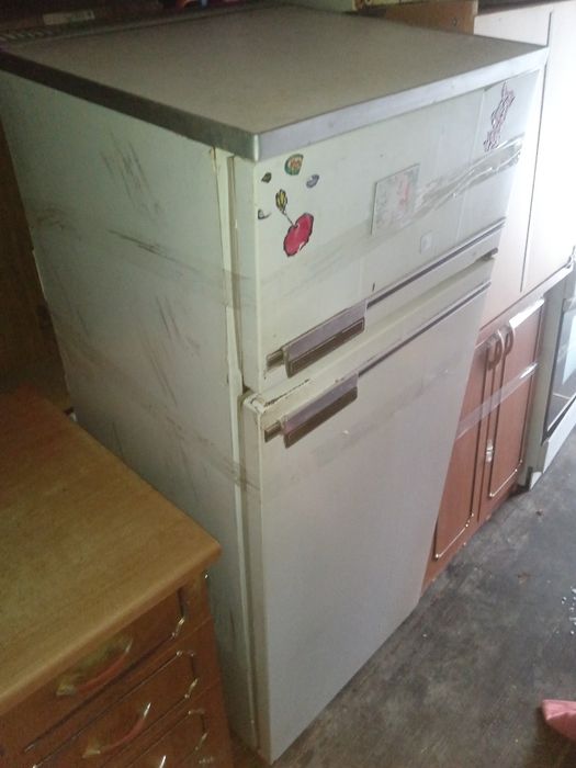 Продам холодильник