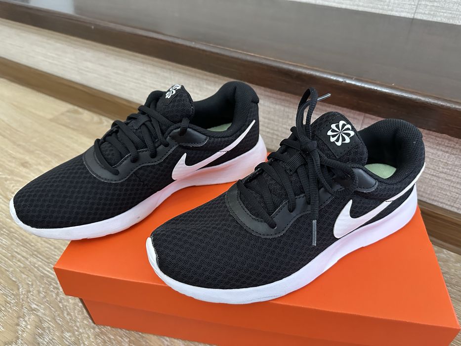 Sneakers Nike Tanjun – mărimea 40.5
