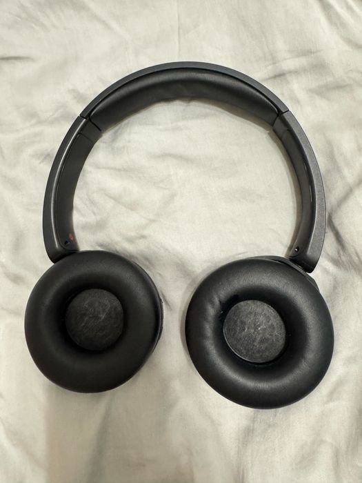 Наушники sony.