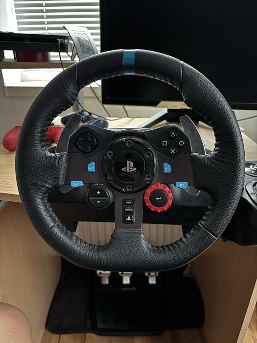 Продавам волан logitech g29 + игра