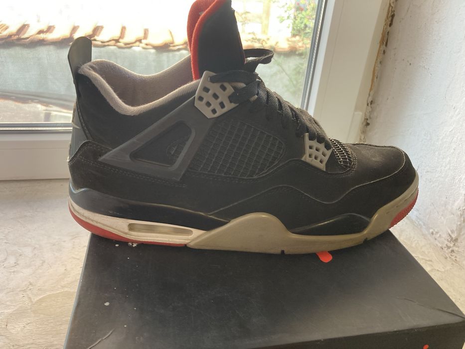 Jordan 4 BRED 2019 година