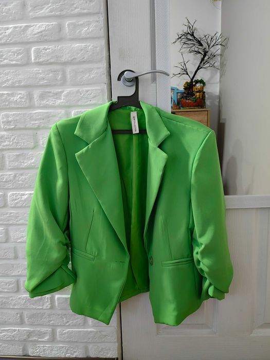 Чисто ново дамско сако