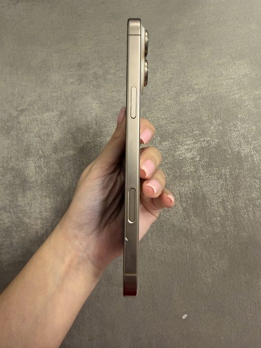 Продам IPhone 16 pro max