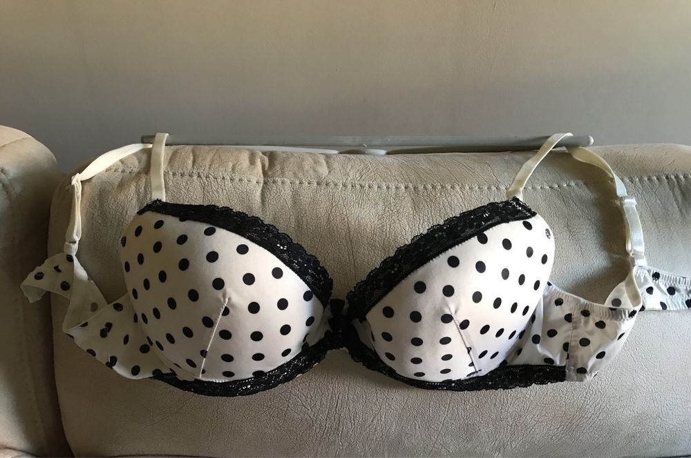 Lenjerie chiloti si sutien Victoria’s Secret  ,S