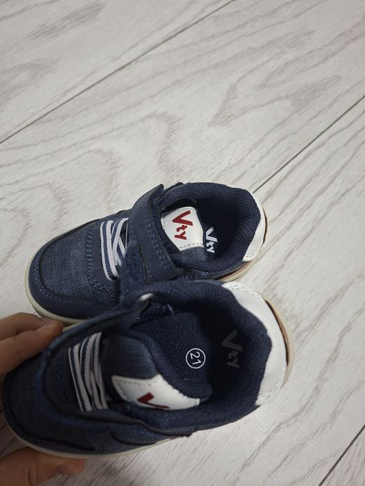 Adidasi copii nr 21