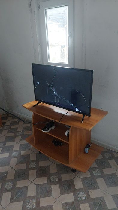 Vand smartivi cu uwifi ney
