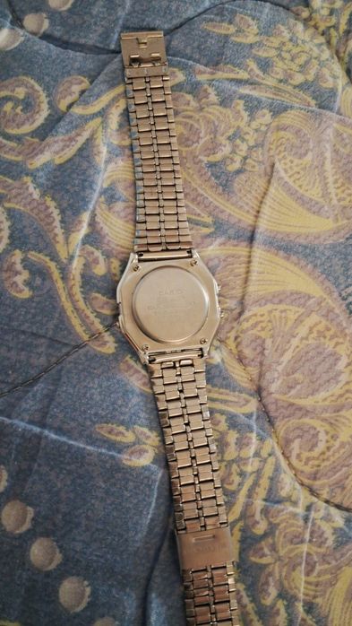 Продам часы casio