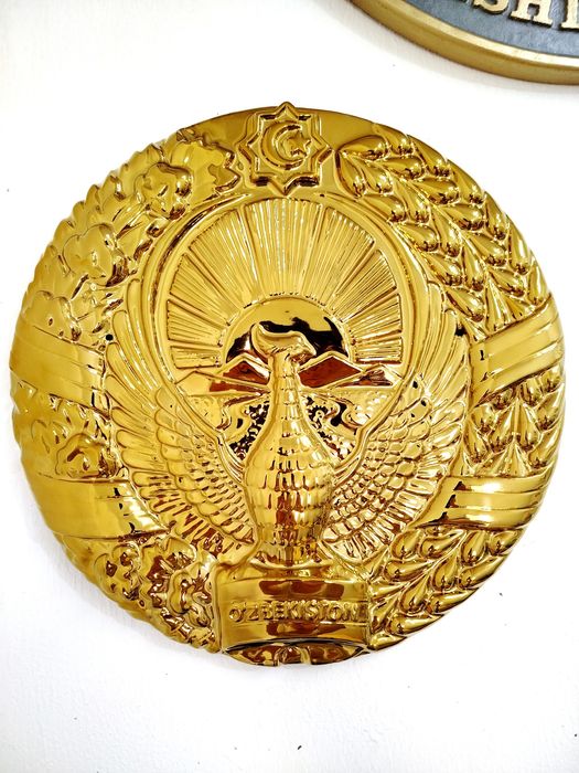 Золотой герб керамический