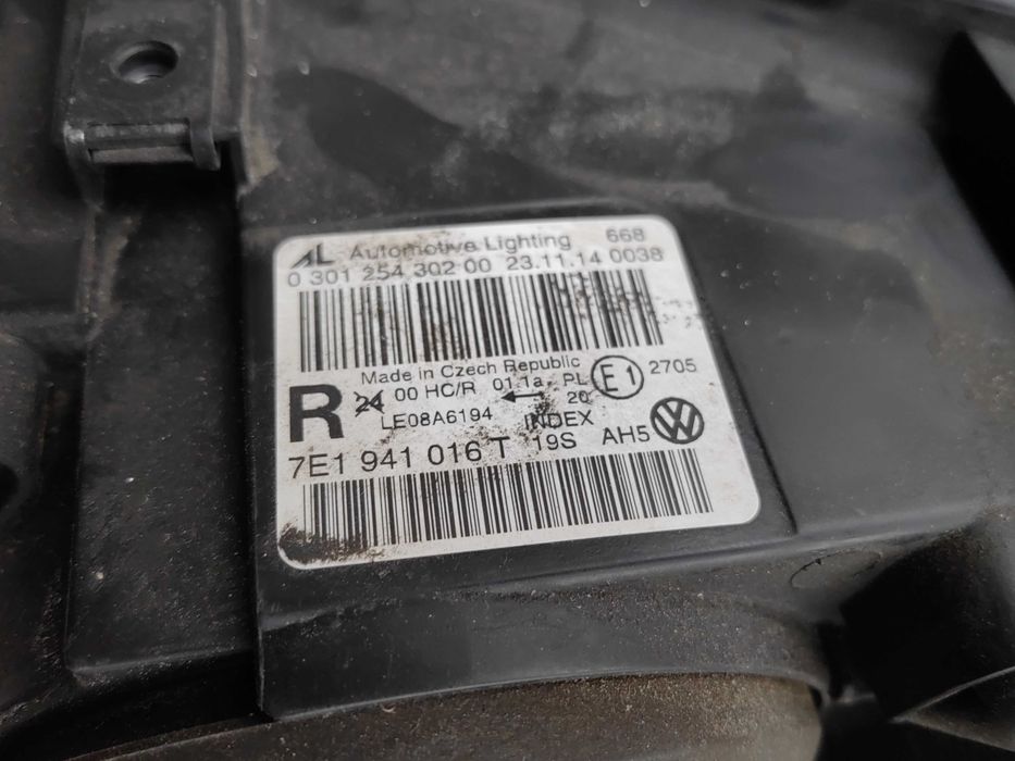 Фар VW Transporter T5 Face Cravelle Multivan десен / Фар Транспортер